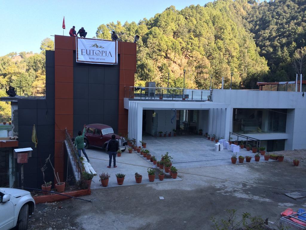 Resort Eutopia Kandaghat Luaran gambar